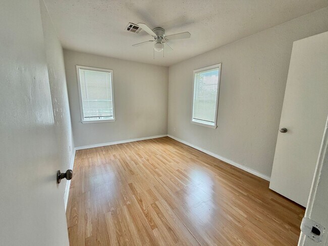 Building Photo - 3-Bedroom Home — NE Oklahoma City