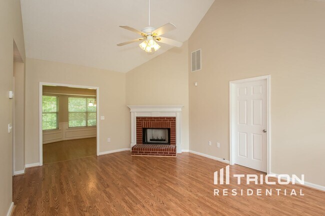 Building Photo - 265 Overlook Dr