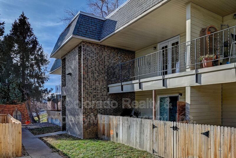 Primary Photo - 4661 S Lowell Blvd