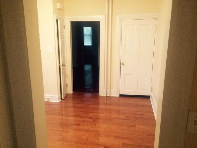 Foto del edificio - 669 W. Orange St. 1st fl- Lancaster PA