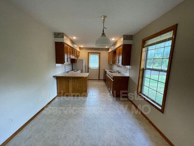 Foto del edificio - 3323 Leawood Ave