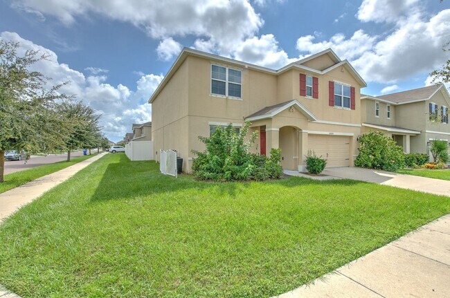 Building Photo - Cypress Creek Gem