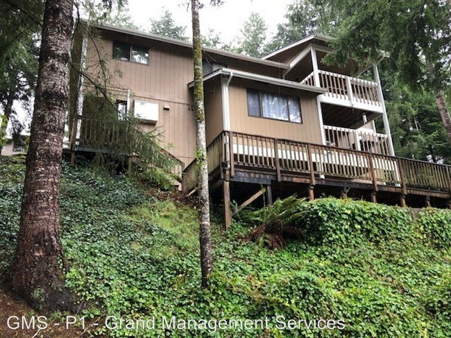Building Photo - 3 br, 3 bath Apartment - 1089 Canyon Drive