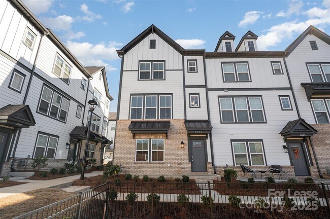 Foto del edificio - 6027 Towering Oaks Dr