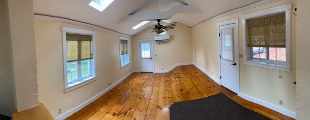 Den - 414 Centre St