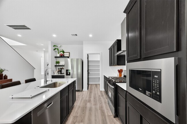 Foto del edificio - 3233 Creston Gate Dr