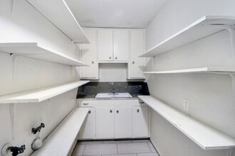 Building Photo - 5554 Beechnut St