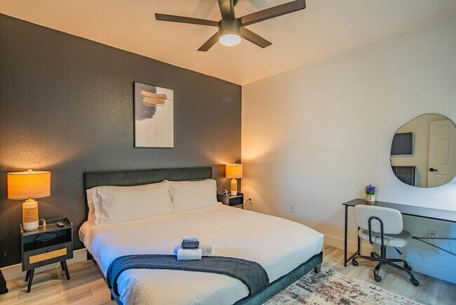 Foto del edificio - 7455 N 95th Ave