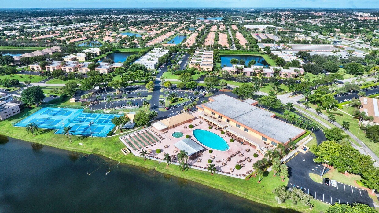 Primary Photo - 15364 Lakes of Delray Blvd