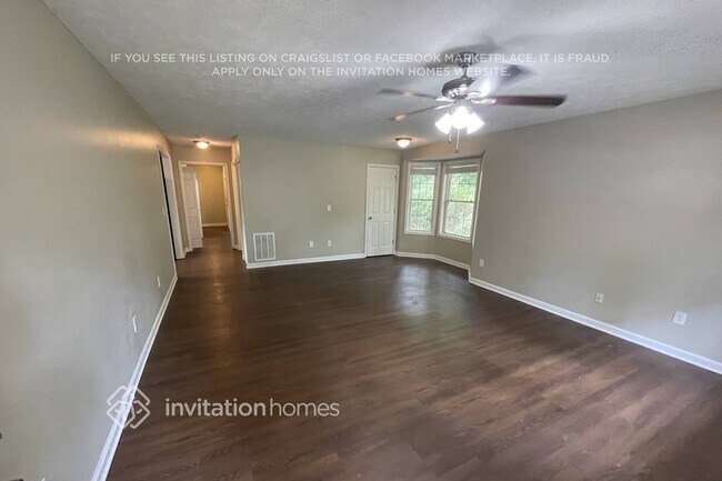 Foto del edificio - 8945 Ochil Ln