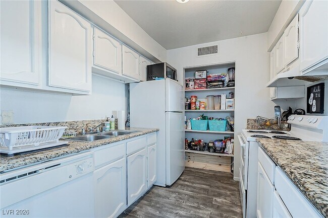 Foto del edificio - 5168 Garden Ln