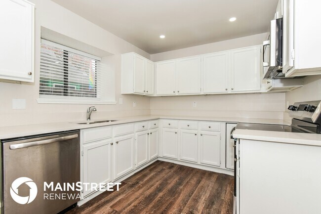 Building Photo - 3613 Dorchester Dr