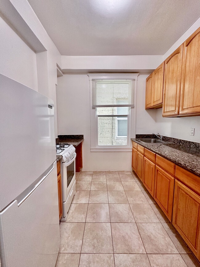 Building Photo - Larkin Street Apartments