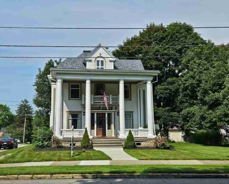 Primary Photo - 352 High St