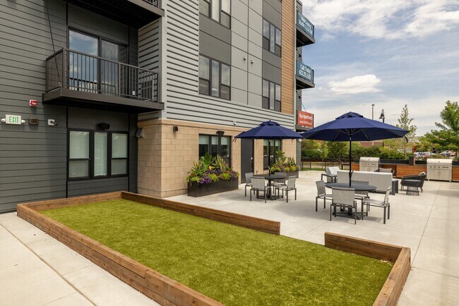 Foto del edificio - Rya Apartments