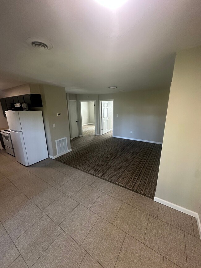 Foto del edificio - 2213 Crutchfield Ln