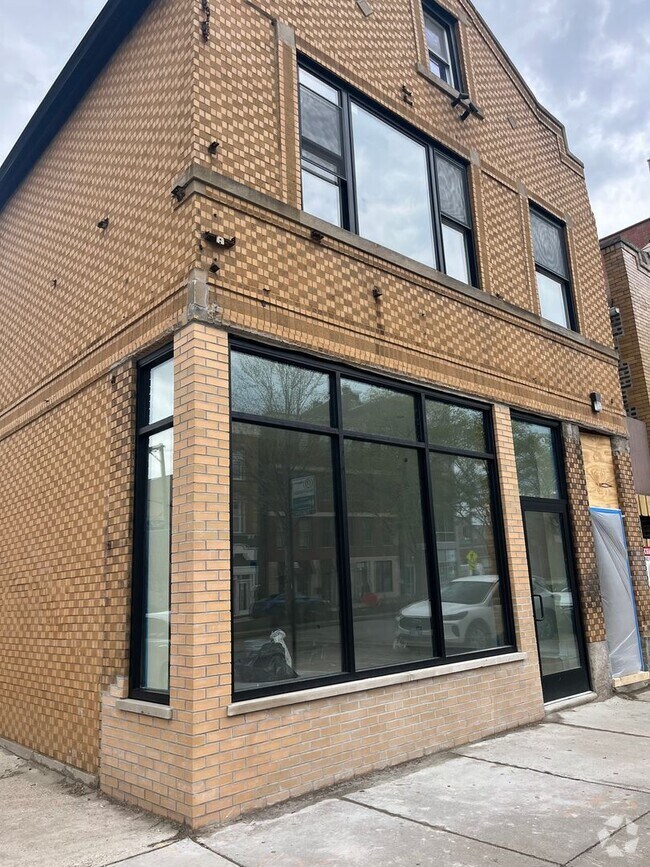 Building Photo - 846 N Ashland Ave