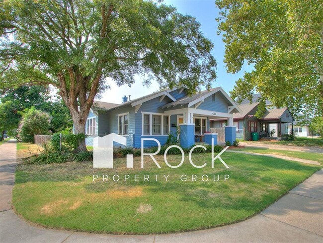 Foto del edificio - Remodeled 3 Bedroom Bungalow in OKC's Plaza District *Half Off 1st Month's Rent*