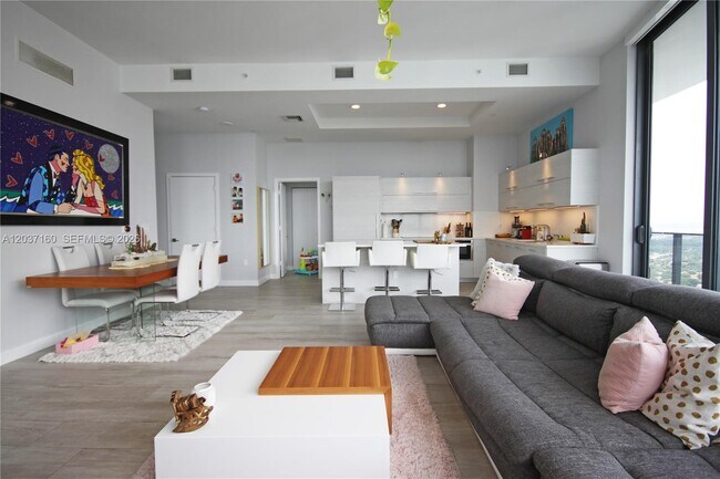 Foto del edificio - 45 SW 9th St