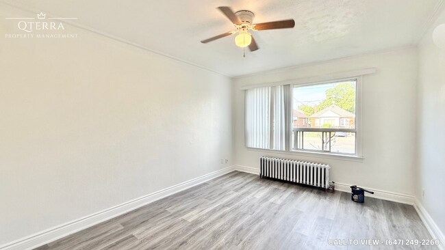 Building Photo - 526 Royal York Rd
