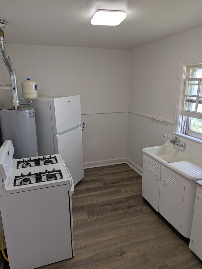 New appliances - 1009 S 2nd St