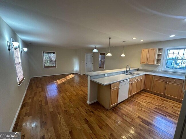 Foto del edificio - 685 Garibaldi St SW