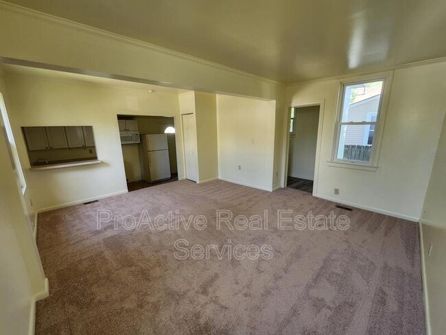 Building Photo - 1002 Woronoca Ave
