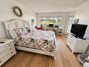 Building Photo - 3661 Via Poinciana