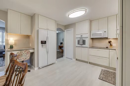 Building Photo - 5013 Emerald Dr