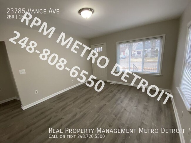 Building Photo - MOVE IN READY  2 BEDROOM RANCH IN HAZEL PARK