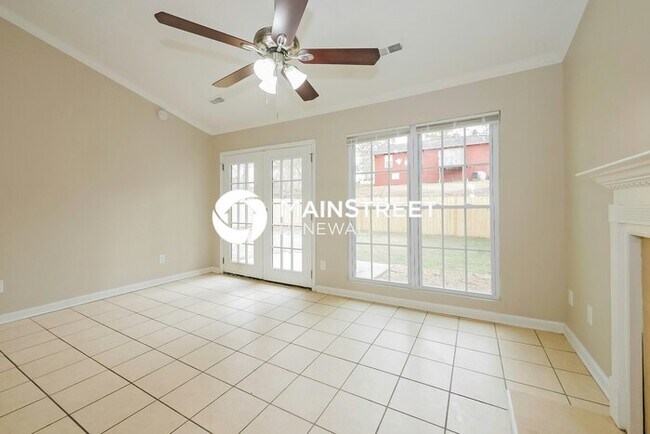 Foto del edificio - 3 Bedroom Pet-Friendly Home in Riverdale, GA with Main Street Renewal
