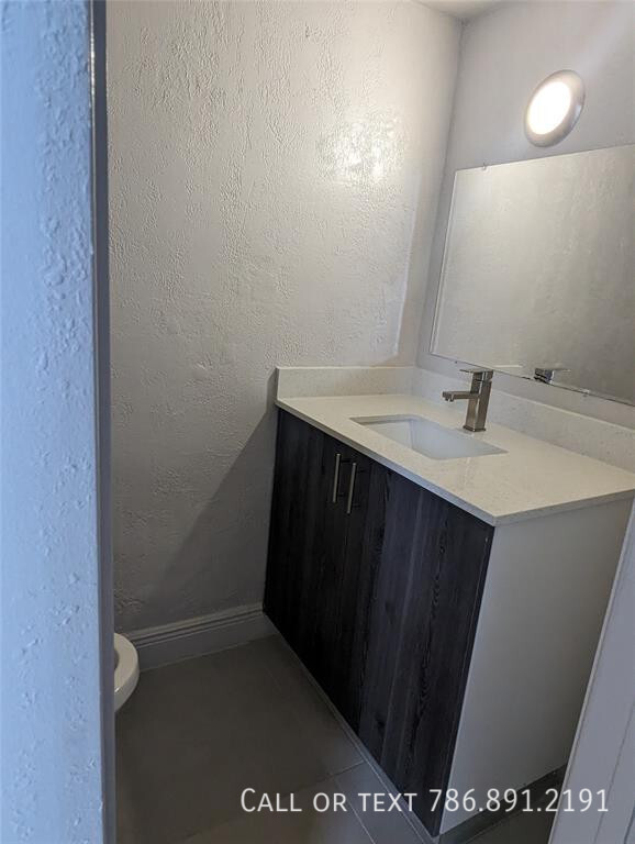 Building Photo - 13150 Memorial Highway  APT 106, North Mia...