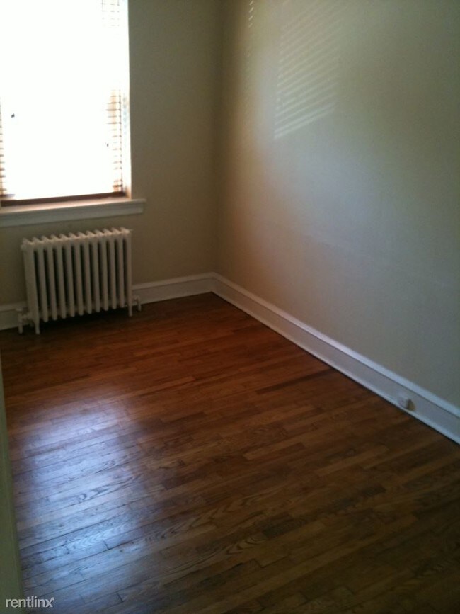 Foto del edificio - 2 br, 1 bath Apartment - 737 Spruce St Apt 2F