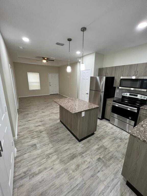Building Photo - 5101 N Hiawatha Dr