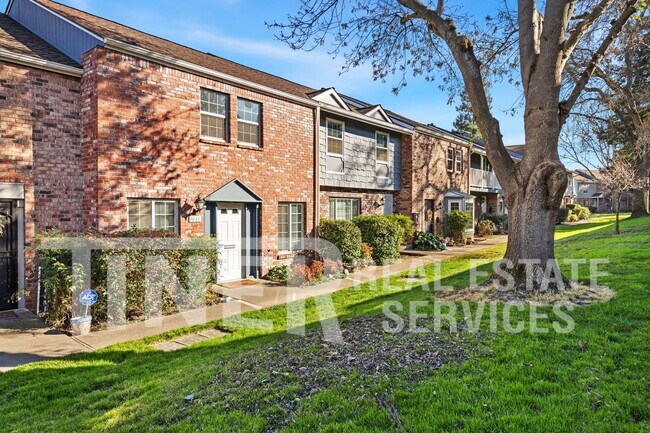 Building Photo - 4044 Knoll Top Ct