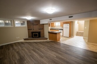 Building Photo - Willowbrook Place