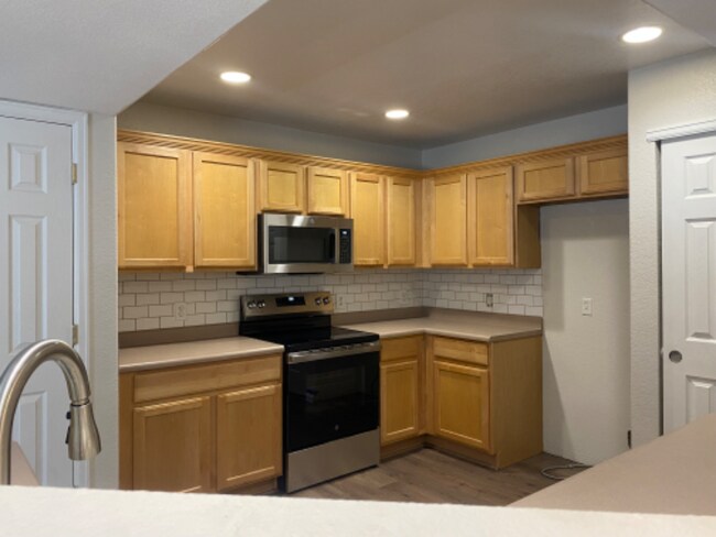 Foto del edificio - 6709 Autumn Ridge Dr