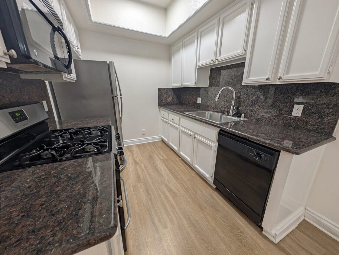 Foto del edificio - 912 Croft Ave