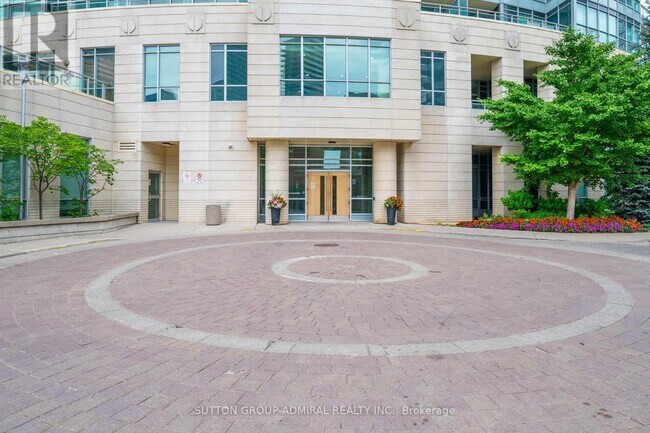 Building Photo - 18 Holmes Ave