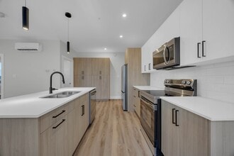 Building Photo - 1035 Melanson Rd