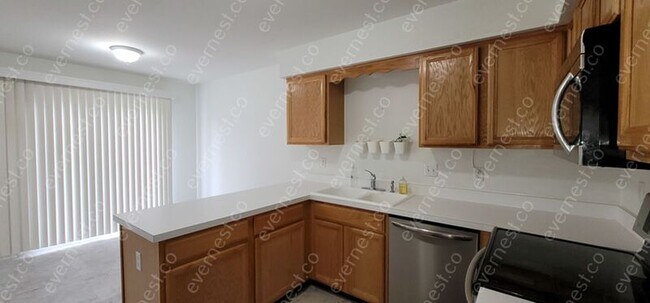 Building Photo - 2038 Otter Pond Ln