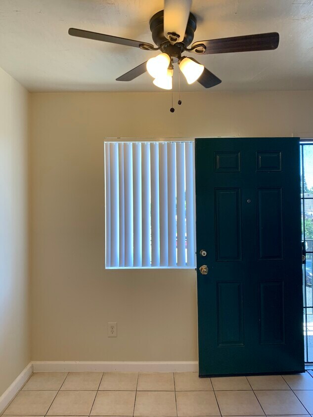 Foto principal - 3103 E 18th St