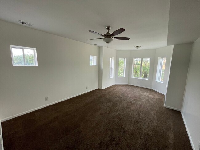 Foto del edificio - 649 E Marquette Rd