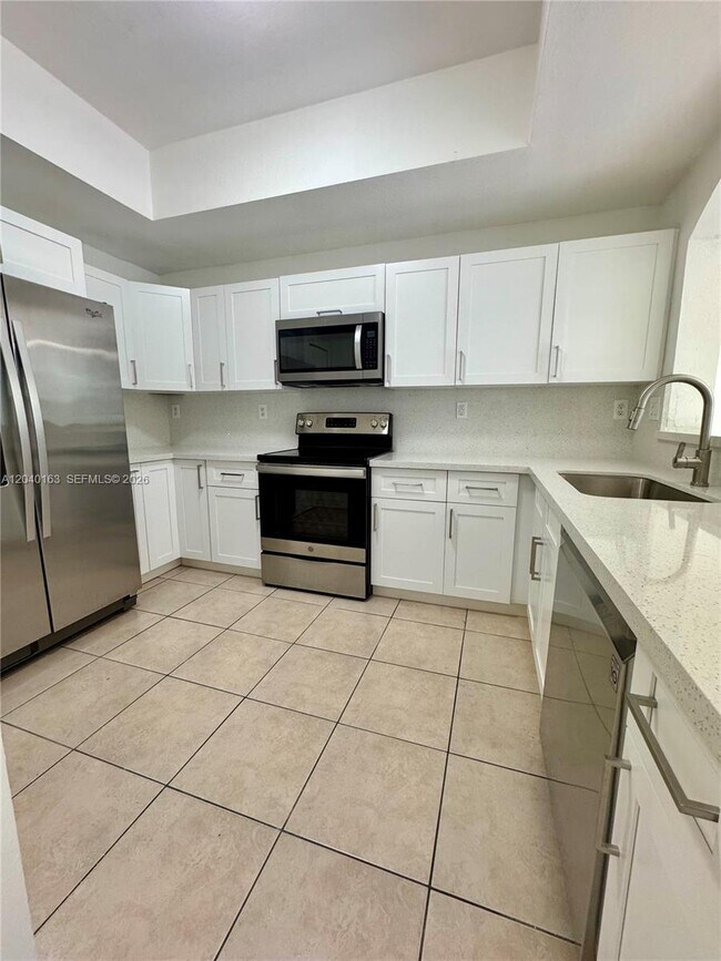 Foto del edificio - 8936 W Flagler St