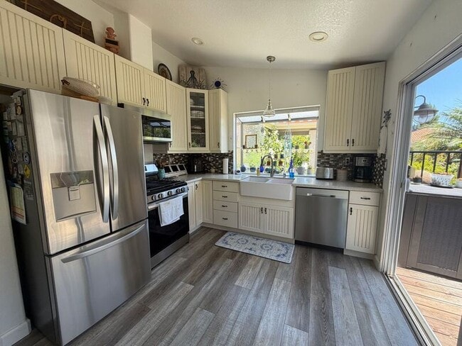 Building Photo - 3760 Via Cabrillo