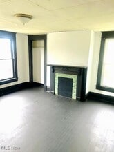 Building Photo - 471 S 4th St