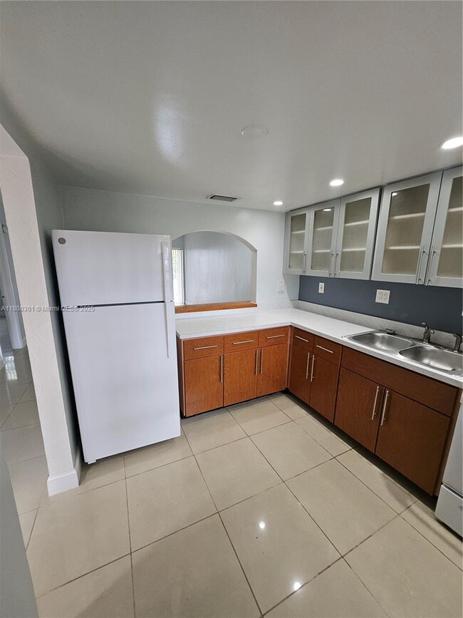 Building Photo - 8101 SW 73rd Ave