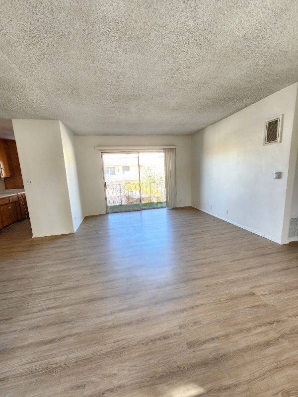 Building Photo - 4350 Troost Ave