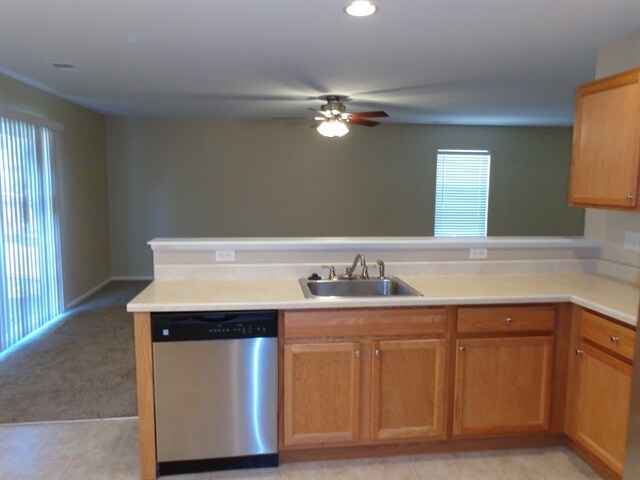 Building Photo - 2089 Quartz St