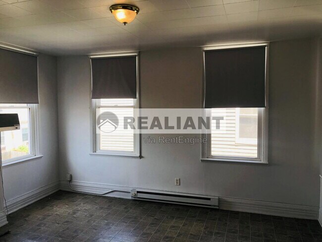 Foto del edificio - 121 E 9th St